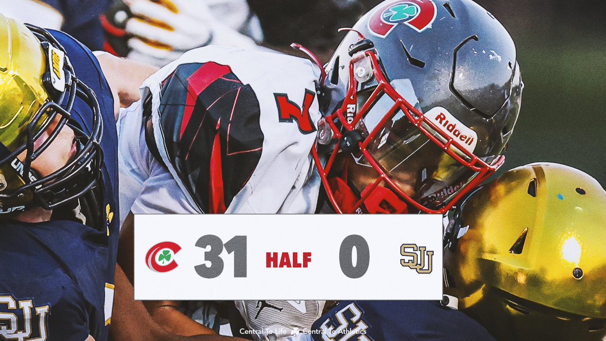 centralcatholic's tweet photo. ☘️🏈 HALFTIME: IRISH ROLLING!!! 🏈☘️
2 TD passes from QB Lincoln Sellers, 2 rushing TDs from @Jeremiah2027RB &amp; FG from Mason Huntebrinker have @ToledoCCHS_FB in COMMAND, 31-0, over rival @SJJFootball at Gallagher Field!!!
FINISH STRONG — GO IRISH!!! #CentralToLife ☘️💚 https://t.co/Z6Dd5XJDCK