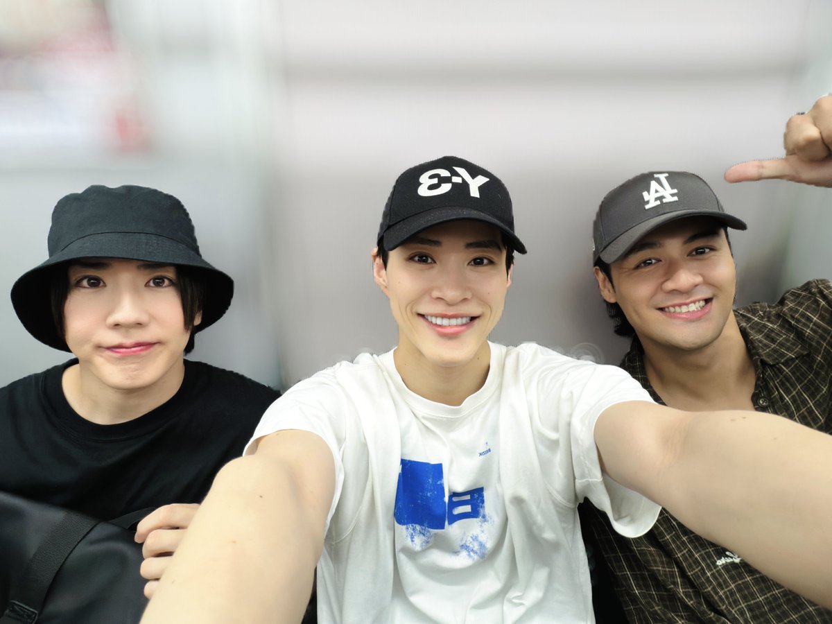taku_ya_maguchi's tweet photo. おはようございます☀

村瀬さんとキールと📸 https://t.co/CUgZc4lMtN