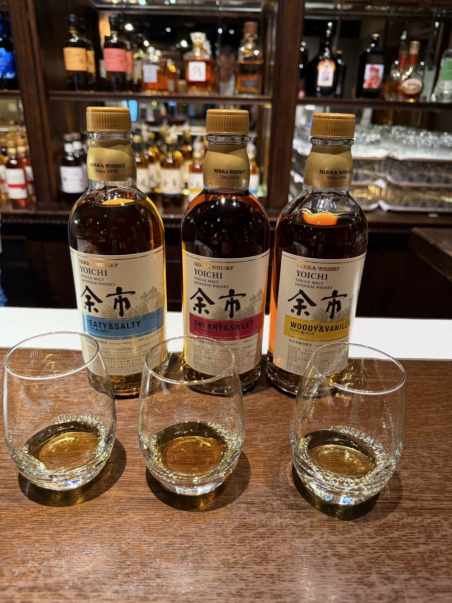 ultradeity0615's tweet photo. 今日も余市蒸溜所詣で🥃
売店では余市キーモルト3種と鶴も売ってましたね😊
とりあえずニッカミュージアムで余市キーモルト3種を頂きます☺️ https://t.co/YMxo26aa0e