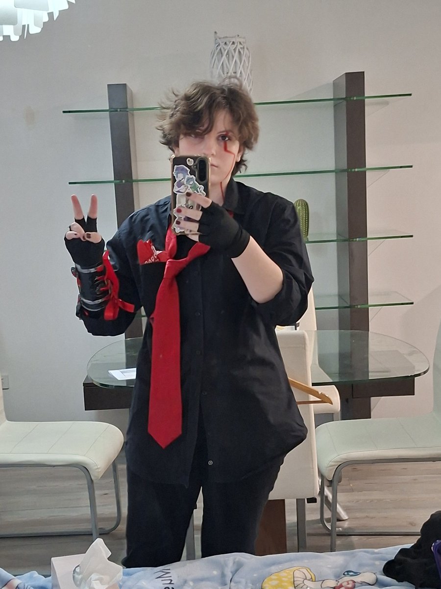 sharlbee's tweet photo. Cosplaying Nom from NQH for Comic Con!!

#notquitehuman #nominalgravyfanart #notquitehumancosplay https://t.co/Waj0tVUU6f