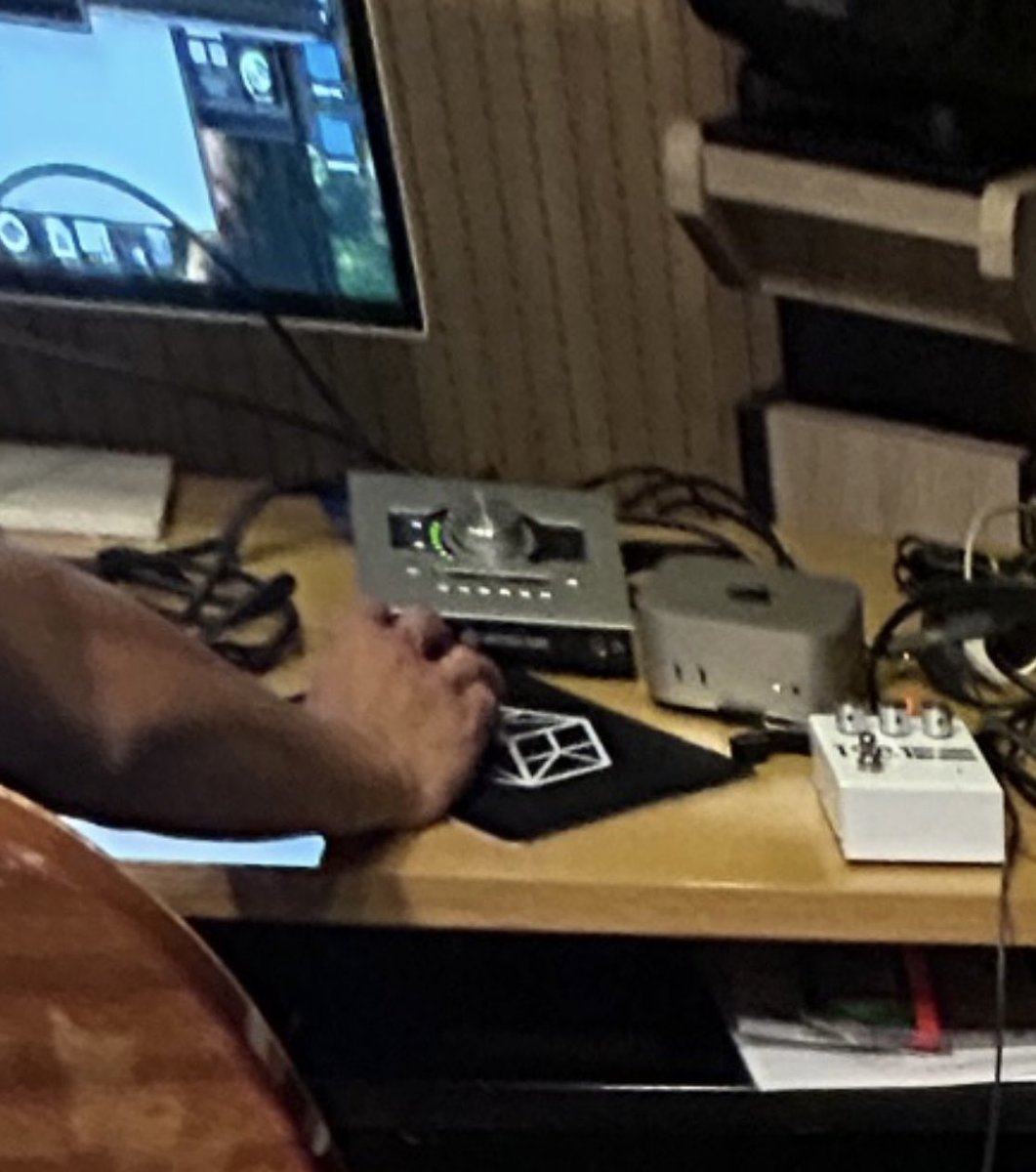 jaenting_'s tweet photo. Hello hello where can i buy this mouse pad? https://t.co/HBIcYVhZgK