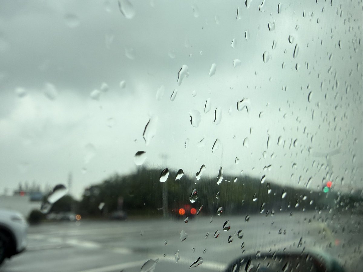 herryxu520's tweet photo. 我的城市下雨了，你们呢！ https://t.co/CXf0mSenlU