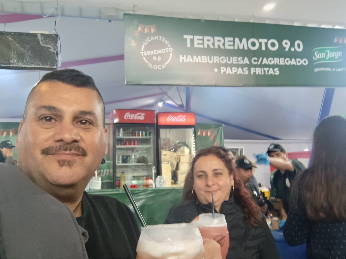 boban717's tweet photo. Ahora sí, con terremoto vale.... junto a mi MK 🍷❤️🌹👩🏻‍🔬👩🏻‍🚒🖤🇨🇱 https://t.co/0GD32BYvUQ