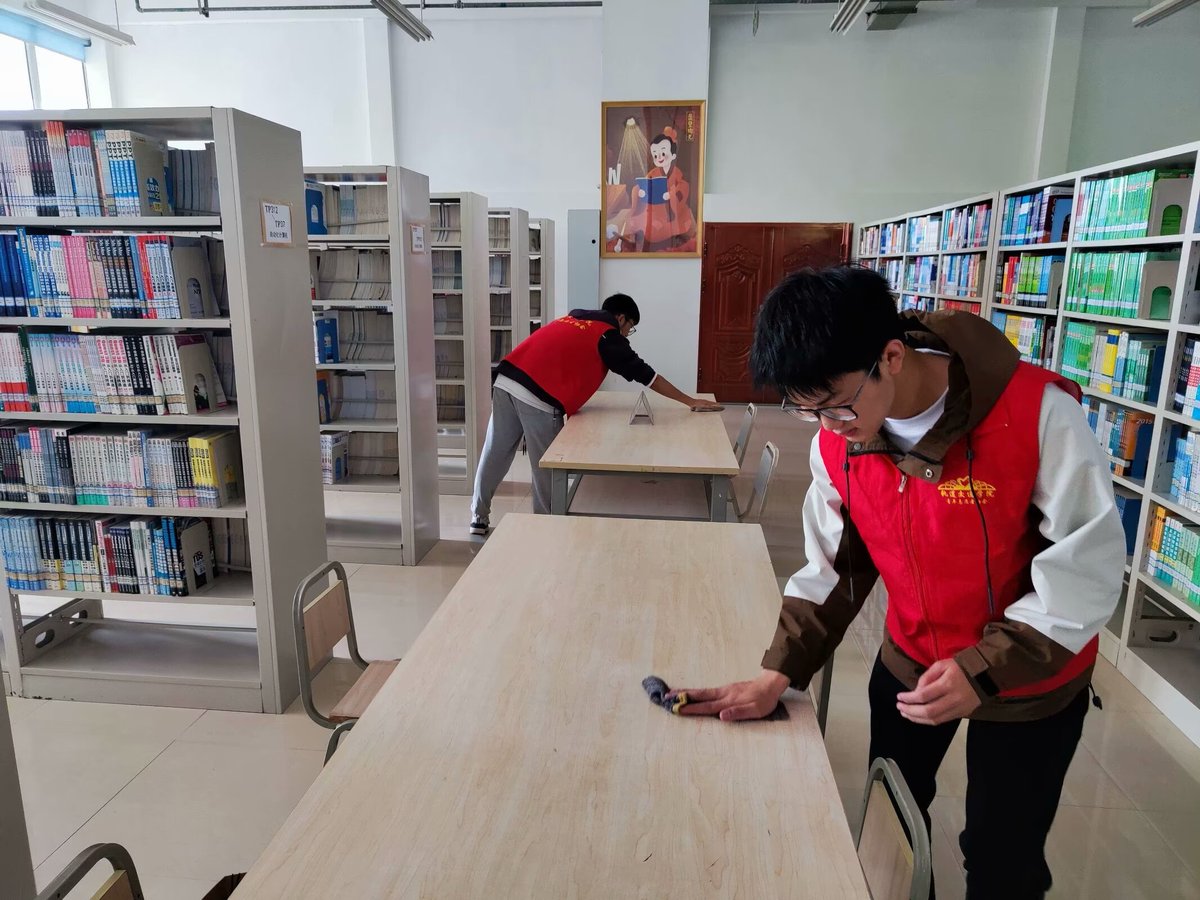 sweet__0428's tweet photo. Join our weekend community book swap at Central Park! Bring 2-5 pre-loved books, grab free coffee u0026 chat with neighbors. Sat 10am-1pm — all ages welcome! https://t.co/dMTBqw5q8I