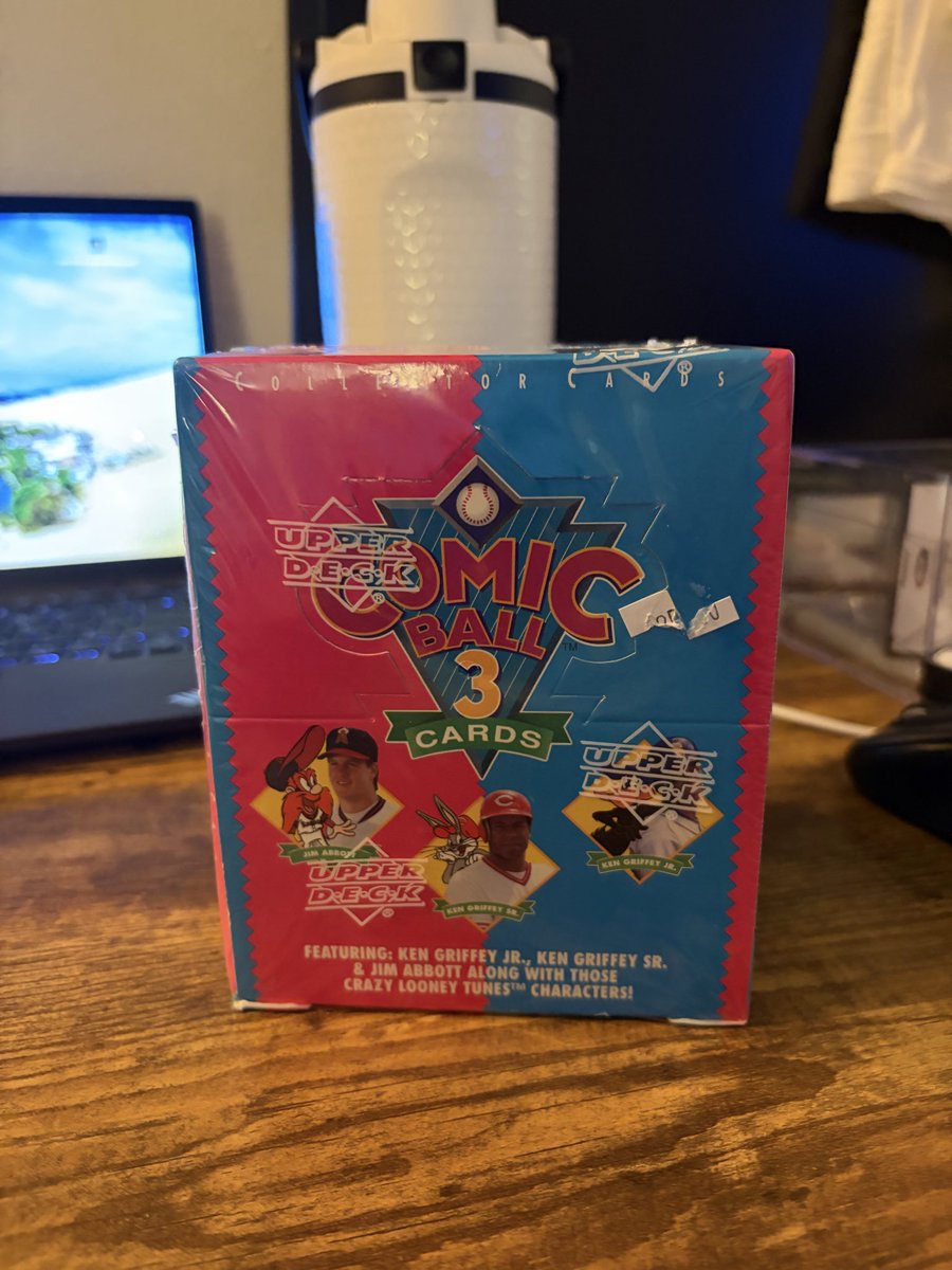 cardboardcollin's tweet photo. Another Blast from the Past! This time a fun box of Upper Deck Looney Tunes Cosmic Ball Series 3 ft. Ken Griffey Jr., Ken Griffey Sr. and Jim Abbott! Looking for  ollectible Holograms of Junior and Bugs and Chuck Jones, the artist behind Looney Tunes 💥 @CardPurchaser @BFW https://t.co/64AUyKBaSR