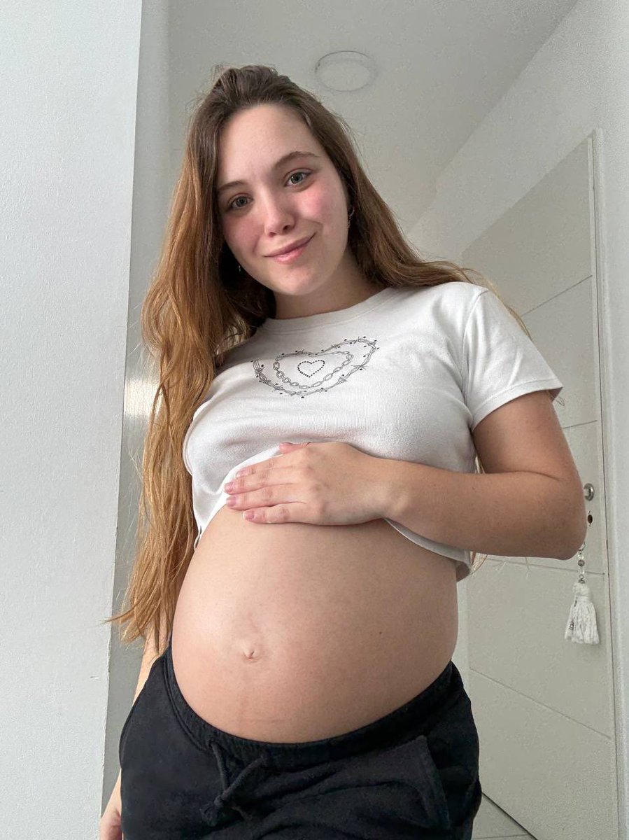 deinemariee's tweet photo. Wer würde ein schwangeres Mädchen wie mich daten? https://t.co/IlswW0FNEj
