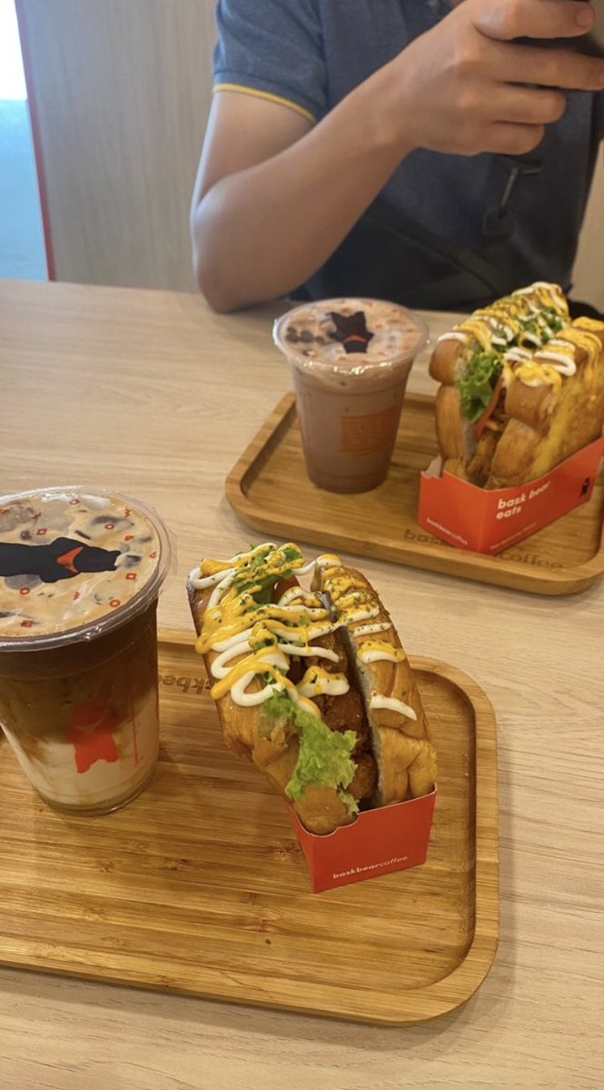 EARTH3N_VESS3L's tweet photo. Worked out with Fushiguro, then we got a snack after! 
ヽ(・ω・)ﾉ https://t.co/1pc0zOr3xb
