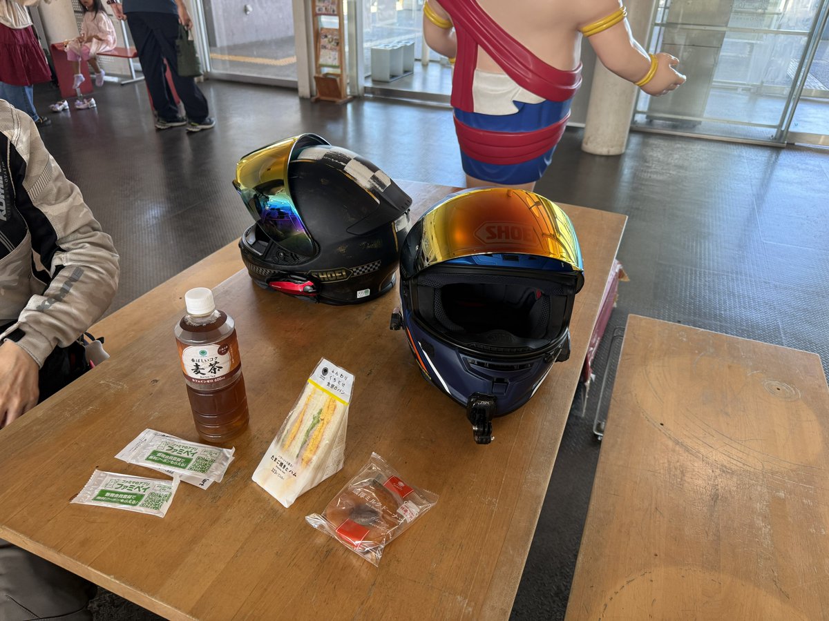 cream_jam's tweet photo. 久しぶり！！
みんな大好き針テラスなぅー！
朝ごはん少し食べよ(笑)
#CB1000F https://t.co/HhCTY9QjQK