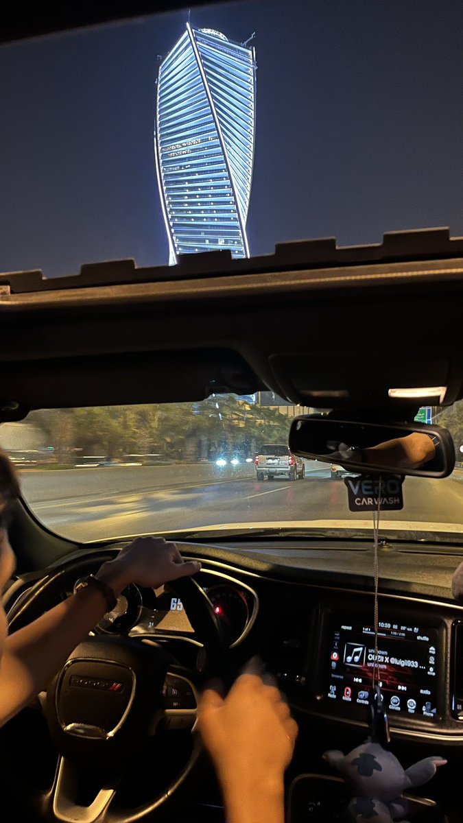 shhh_303's tweet photo. Midnight in Riyadh https://t.co/EvkLnYTndv
