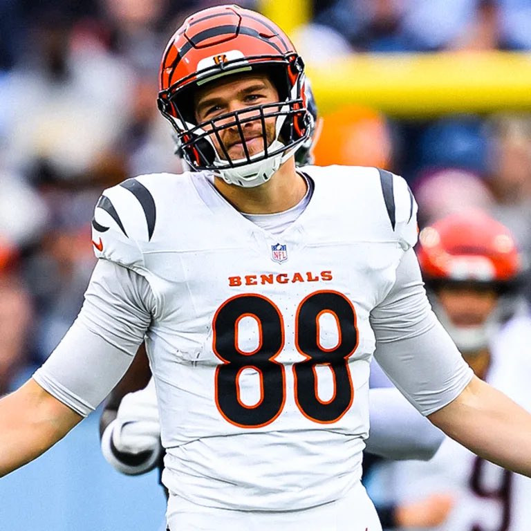 NextLevelBets_'s tweet photo. NFL Play #1 🏈

Mike Gesicki O 24.5 Receiving Yards 
(-125 FD)

❤️ FOR ANOTHER PLAY

•Gesicki was the clear engine of the Bengals' passing game in Week 1 — 5 catches for 78 yards and a touchdown, outproducing Chase and Higgins combined

•He ran a route on 83.4% of snaps last season, the highest rate among all NFL tight ends — when he's out there, he's running routes, not blocking

•With Noah Fant gone, Gesicki now owns the clear TE1 role in Cincinnati's passing attack, and Week 1 confirmed it

•Real caveat: Houston's defense was the stingiest in the NFL last year and specifically limited tight ends to just 32 yards/game allowed, so this is a legit tough matchup on paper — the lean here is on Gesicki's locked-in role and hot start carrying him past a tighter number, not on the matchup

📊 @HOFApp use code NLB50 for 50% off your first month AND a free 7-day trial