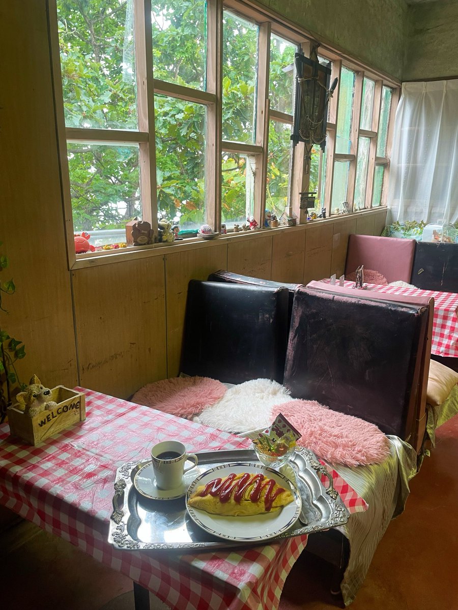 ranpu_castle's tweet photo. ランプ城本日も12時よりオープン

今日の室蘭は曇☁️
今日は温かいコーヒーを飲みながら、窓から見える穏やかな海をぼんやり眺めていたい一日です☕️

連休初日は移動でお疲れかと思います。
お時間がございましたら、是非のんびりしにいらして下さい。

素敵な一日を✨ https://t.co/FEQrK81HS9