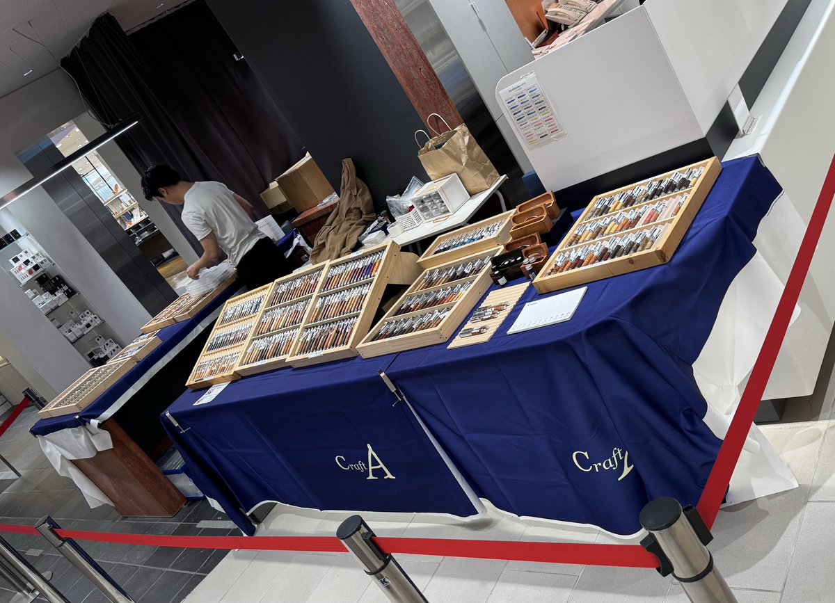 _Craft_A's tweet photo. 本日から3日間(9/19〜21)三越本店STAsでイベントを行います。
午前中は予約制ですが13:30からはフリー(一部整理券)ですので、ぜひお越し下さい。

#CraftA #クラフトエー https://t.co/CtPNd8WhqL