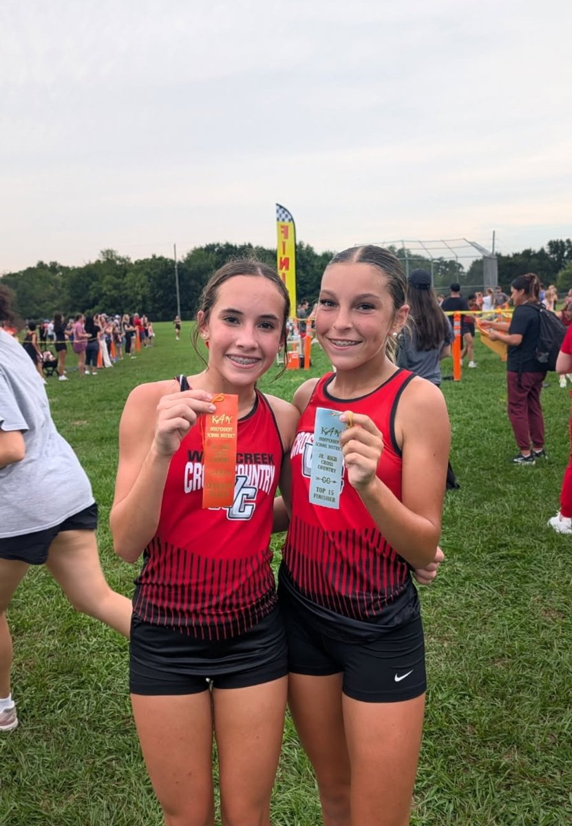 WhitakerAt2056's tweet photo. What a week. Started the week of winning our volleyball game against Seven Lakes, then I set a pr of 10:33 for the 1.5 mile and placing 11 out of 60ish girls!! 

#mulitsportathlete @Camille_Ruth15 @Luis_Amaro7 https://t.co/3P9cBpfsNb