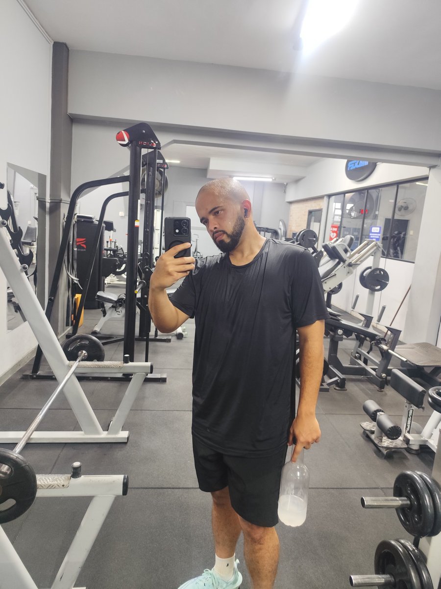 crvgnovena's tweet photo. Teeino de sexta 🥵 https://t.co/il6qBLB04o
