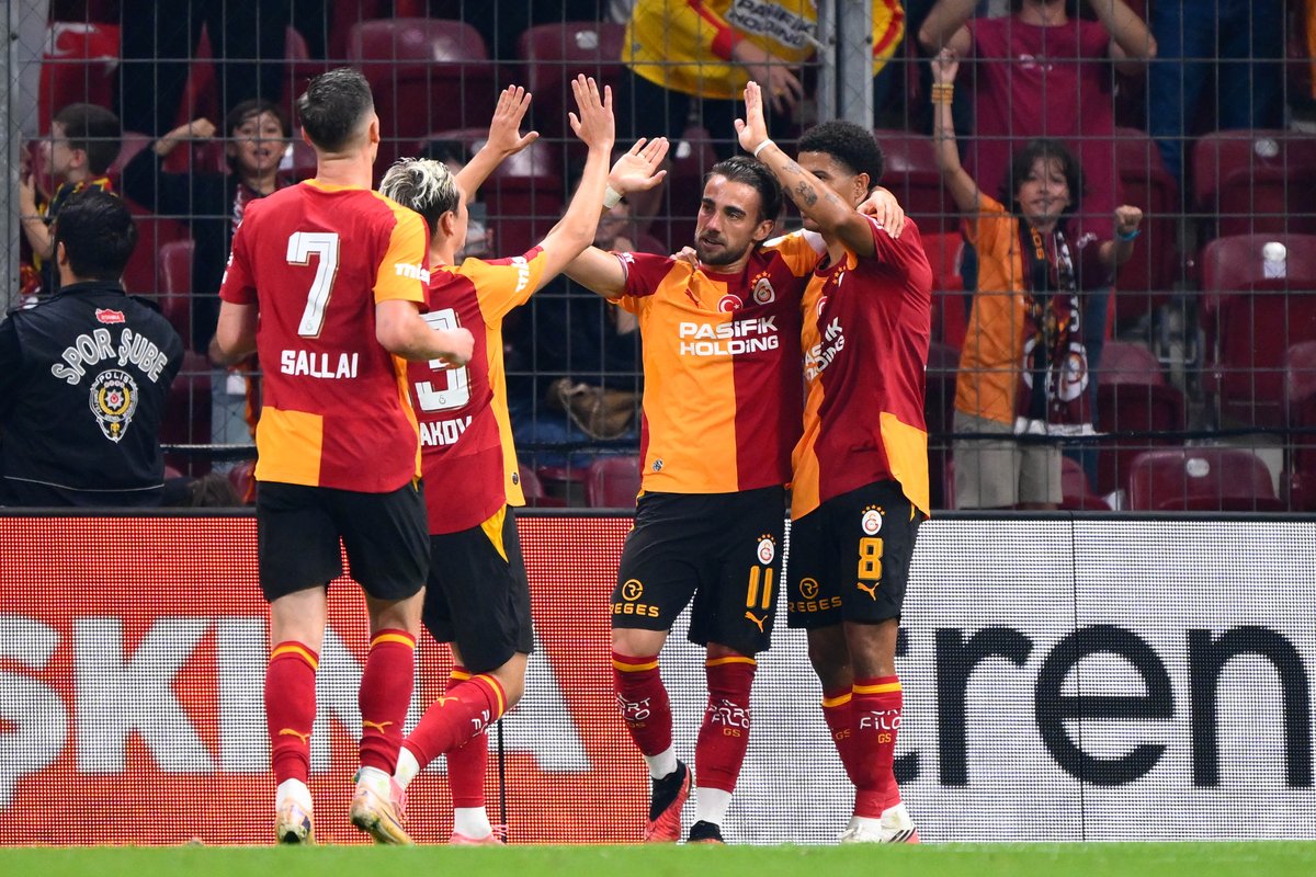 GalatasaraySK's tweet photo. Günaydın #Galatasaray Ailesi https://t.co/RWlUC9MBLM