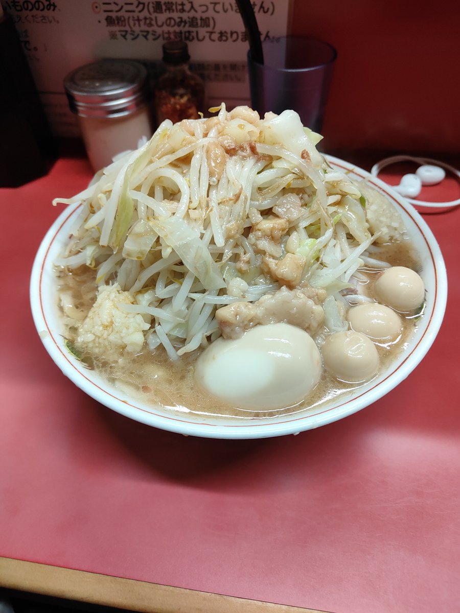 Jiro_of_Zeon's tweet photo. すかさず 大(375g)全マシ味付け玉子🫚ショウガウズラ

@jirolian @RamenJiro_bot
#ラーメン二郎 #二郎行列チェッカー
#ラーメン二郎環七一之江店 
1人 待ち 09:39
あー送信してないw

10:02 退店

個人的に過去一熱々かつ
劇的に乳化が美味すぎて完食完飲

かつアブラヘビー無し
ヽ(ﾟ��ﾟ)ﾉｳﾏｰ♡ https://t.co/4hdrSKGGPB