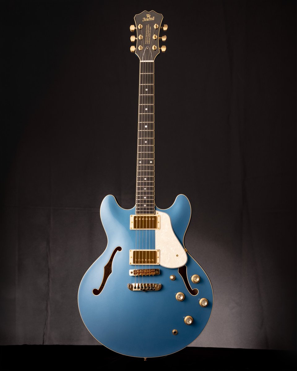 ARIA_GUITAR's tweet photo. TA-TONIC LPBL

取り回しの良いコンパクトなサイズ感のセミアコースティックギター｢TA シリーズ｣の国産モデルのニューカラー
スタンダードなスペックにやや薄めのネックグリップを組み合わせ、豊かな中音域と音抜けの良さが特徴

https://t.co/uPesbBH1wC https://t.co/ncFTREQoxZ