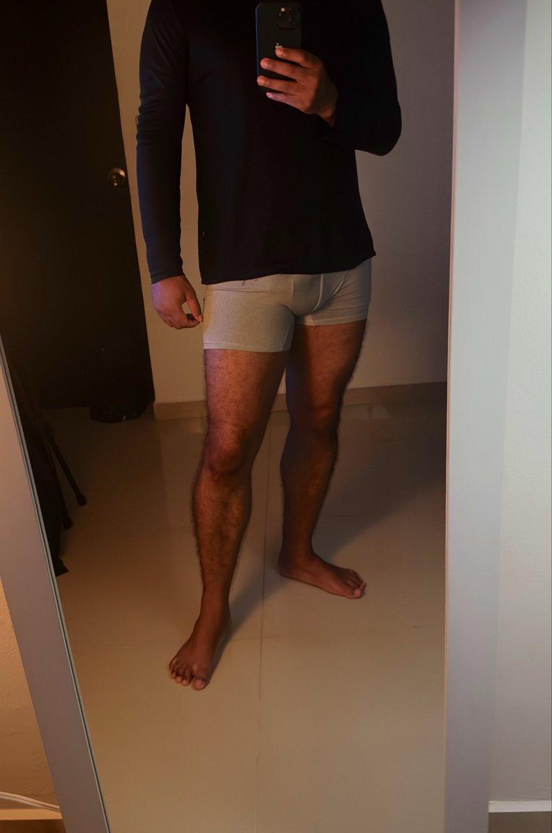 Sthebrown1's tweet photo. No parece una noche para dormir 🔥

#malemodel #Medellín https://t.co/L9a1RLNBge