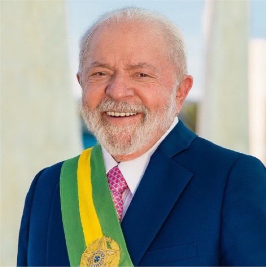 flagrapop's tweet photo. 🚨 AGORA! Lula acaba de discursar sobre ser a favor do FIM das BETS:

“O governo não ta preocupado se vai perder imposto, o que eu não posso perder é a vida dos pobres jogando, esse negócio de que se acabar com as BETS vai acabar com o futebol, é uma balela, a gente vai ACABAR com as BETS.”