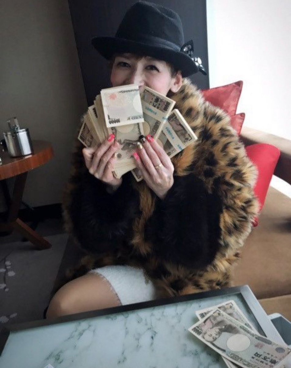 sun_feel_free's tweet photo. 皆さん、正直に答えてください…！

1ヶ月の生活費として、いくら必要ですか？

① 50万円
② 100万円
③ 200万円
④ 300万円
返信かDMで、率直な意見を聞かせてください🫶🏻
皆さんの答えを知りたいです！ https://t.co/Cfd0rkNsQJ