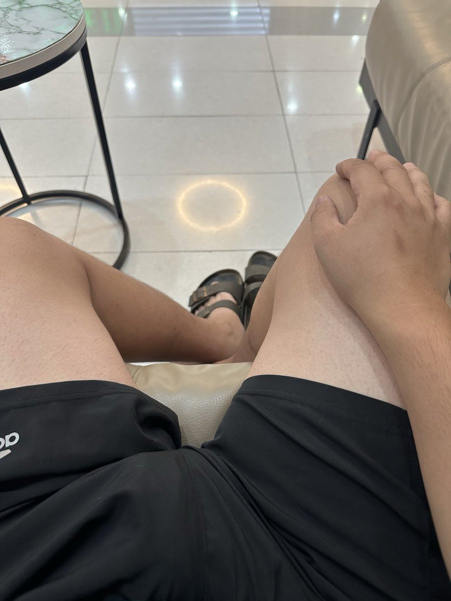 Seeutmr21's tweet photo. ไปออกกำลังกายกานน https://t.co/IWNmZYdgFI