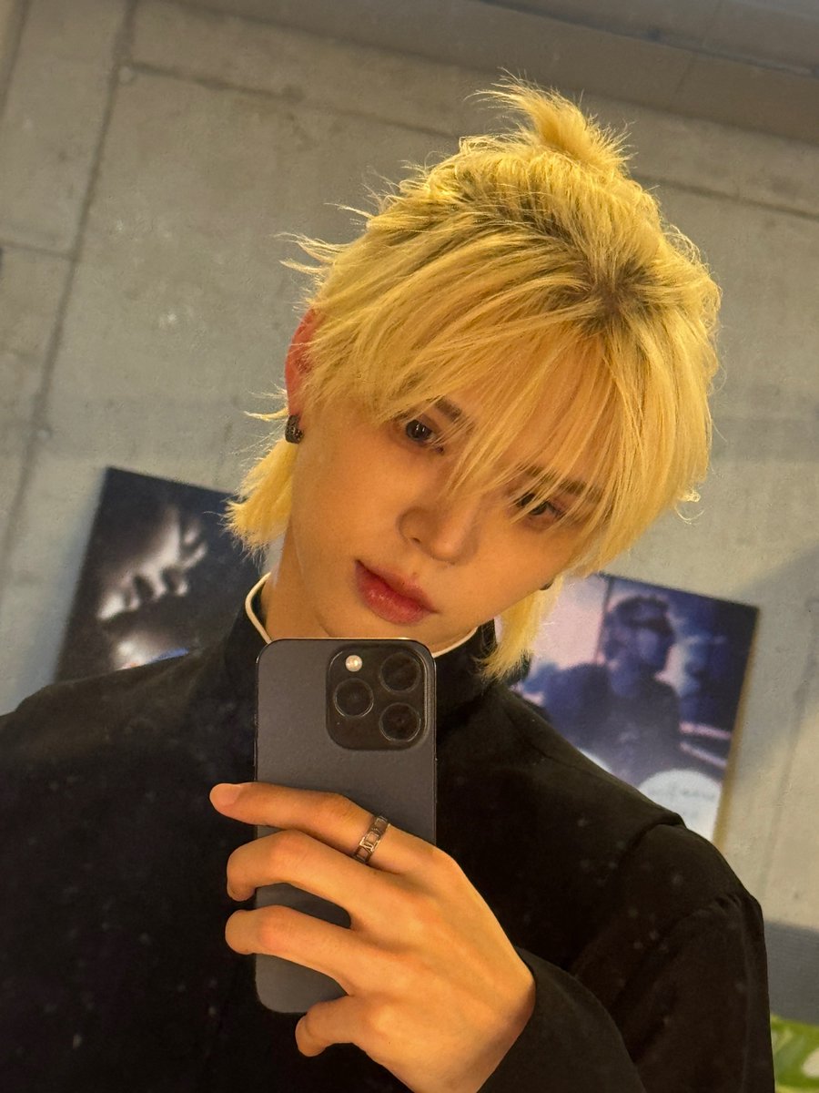 l8vetingwei's tweet photo. 머리묶은거 이쁘당 … 🫪🫪 https://t.co/fy1mdAImWf