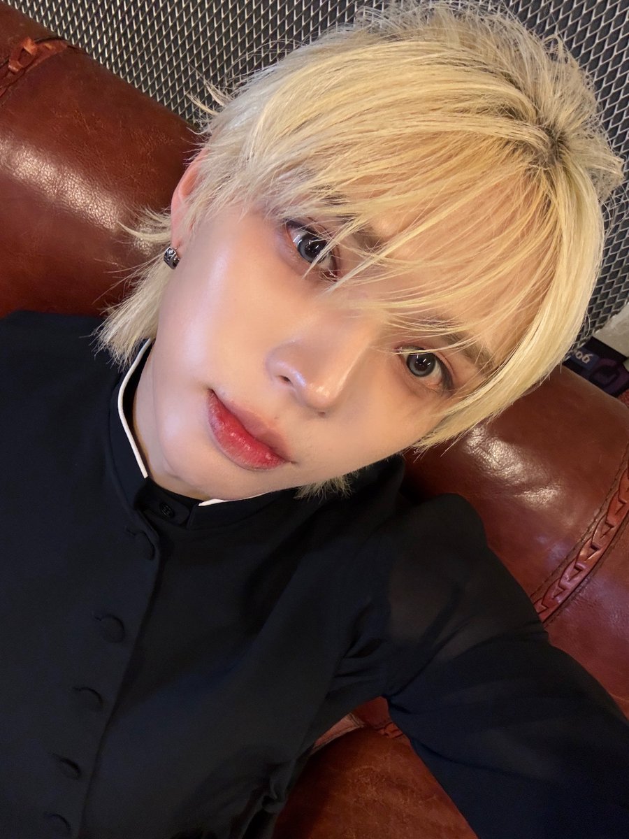 l8vetingwei's tweet photo. 머리묶은거 이쁘당 … 🫪🫪 https://t.co/fy1mdAImWf