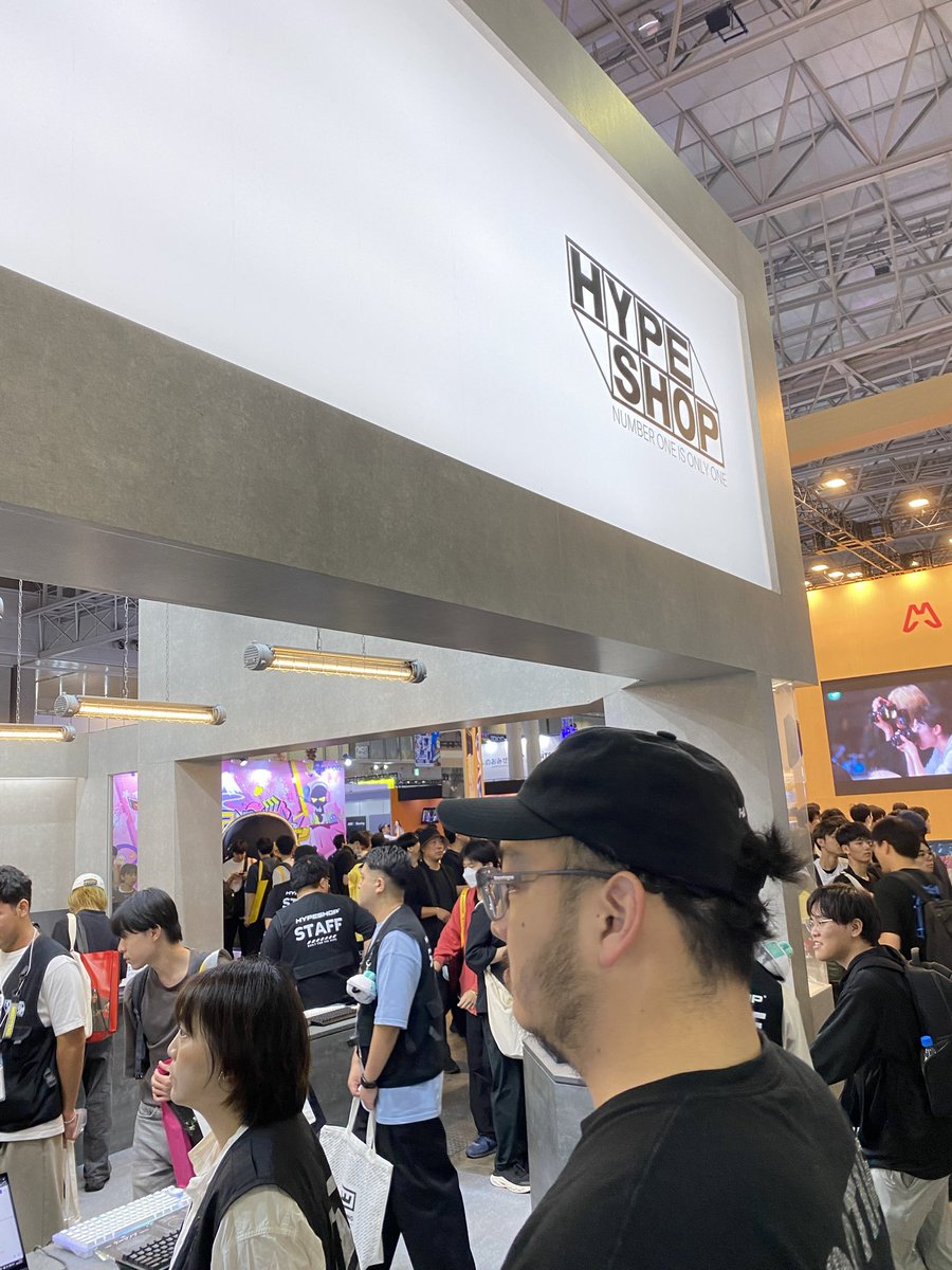sl_n_bs's tweet photo. ブースきた！#HYPESHOP https://t.co/CMfc4B6Dsc