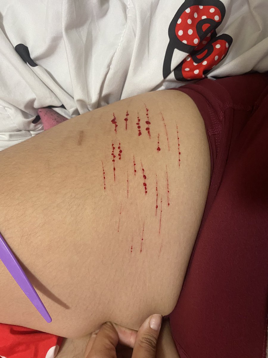 Choocieflipflop's tweet photo. back on this forsaken app!! my bf (?) has been making me feel like shit recently + while also being stressed out about my life yay! #shtwt https://t.co/gylohNqGdn