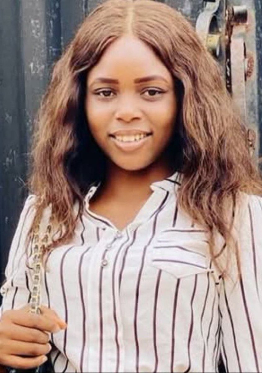 black_and_petty's tweet photo. Chiiii she must have borrowed @BlackMedia___ wig 😭😭😭 https://t.co/m5qUCMNl2V