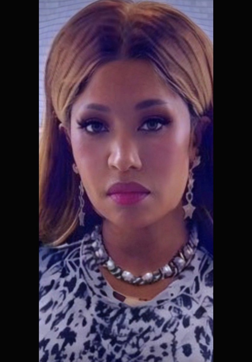black_and_petty's tweet photo. Chiiii she must have borrowed @BlackMedia___ wig 😭😭😭 https://t.co/m5qUCMNl2V