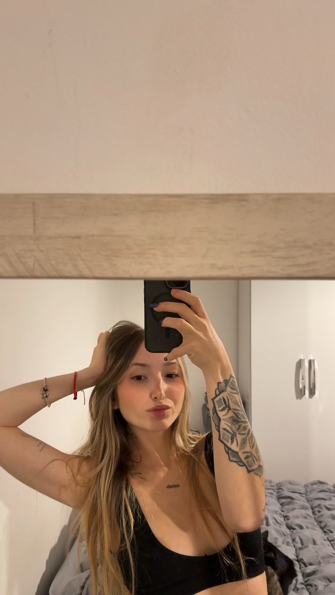 evehoneey's tweet photo. You couldn’t handle me 🤷‍♀️ https://t.co/hzgCczbRUD