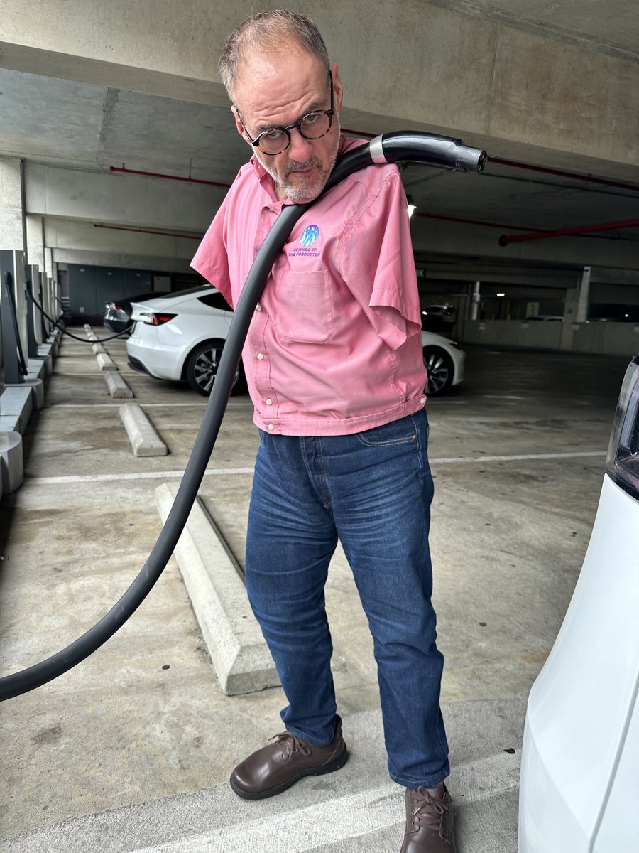 JohnFoppe's tweet photo. @RyStrider @Tesla Like this… https://t.co/ZYZoUlCBoT