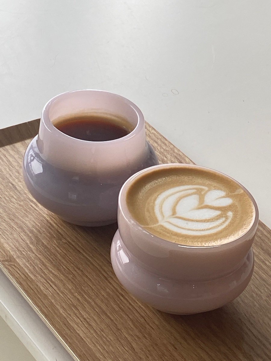 wishs389223's tweet photo. Just finished a cozy knit coffee mug cover in soft cream yarn—keeps drinks warm and my hands comfy!  #HandmadeLove #CraftDiary https://t.co/WOCvveODbH