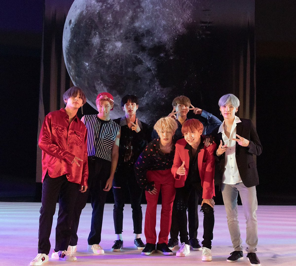 sunshinehope613's tweet photo. My dna is bts and I love you so so much. BTS you’ll be in my dna forever and I’m so glad we found each other
#9YearsWithDNA #9YearsWithLoveYourselfHer https://t.co/8EcfUyPRzU