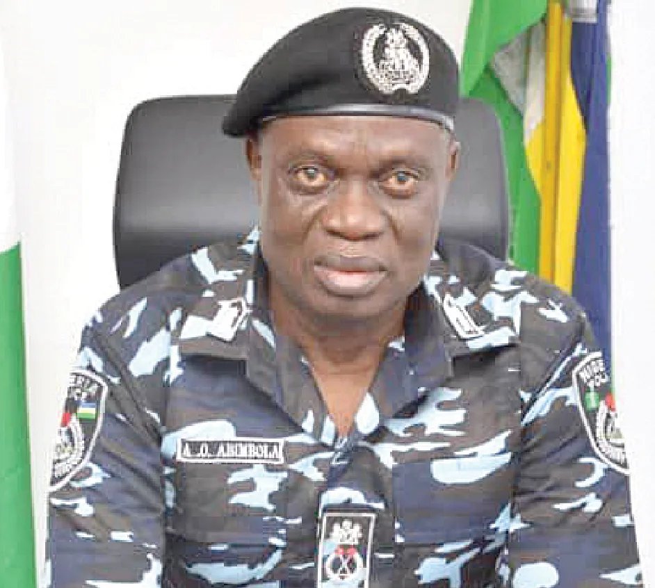MobilePunch's tweet photo. ‘𝗧𝗵𝗲𝘆 𝗿𝘂𝗶𝗻𝗲𝗱 𝗺𝘆 𝗿𝗲𝗽𝘂𝘁𝗮𝘁𝗶𝗼𝗻’: 𝗦𝘁𝘂𝗱𝗲𝗻𝘁 𝗰𝗼𝗺𝗺𝗶𝘁𝘀 𝘀𝘂𝗶𝗰𝗶𝗱𝗲 𝗮𝗳𝘁𝗲𝗿 𝗢𝘆𝗼 𝗽𝗼𝗹𝗶𝗰𝗲 𝗱𝗲𝘁𝗲𝗻𝘁𝗶𝗼𝗻 𝗼𝘃𝗲𝗿 𝗡8,000 𝗱𝗲𝗯𝘁

𝗥𝗲𝗮𝗱 𝗠𝗼𝗿𝗲: https://t.co/hino36CemA https://t.co/My3QQ34Hm4