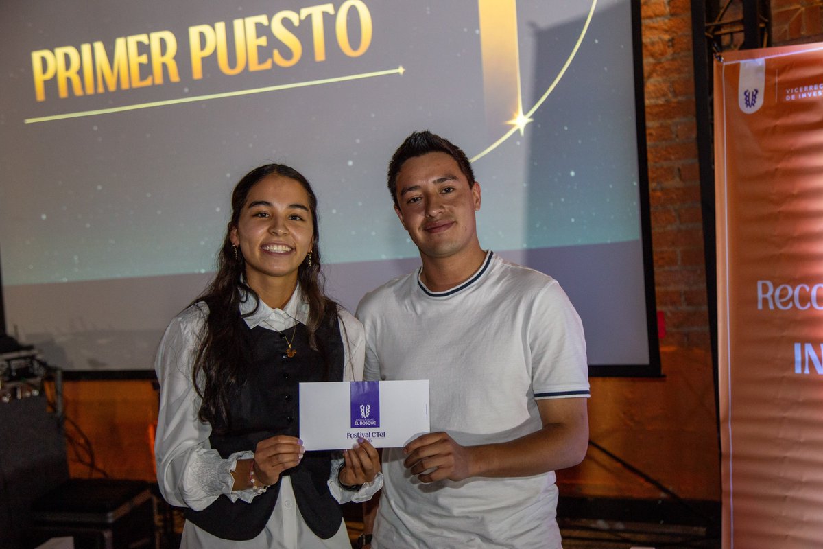 U_ElBosque's tweet photo. Apeovechamos la noche para celebrar el "Premio Excelencia Investigativa Estudiantil", en su segunda edición, un espacio otorgado a nuestros estudiantes vinculados a los Semilleros de Investigación de nuestra Universidad. https://t.co/Iu3M32mmQR