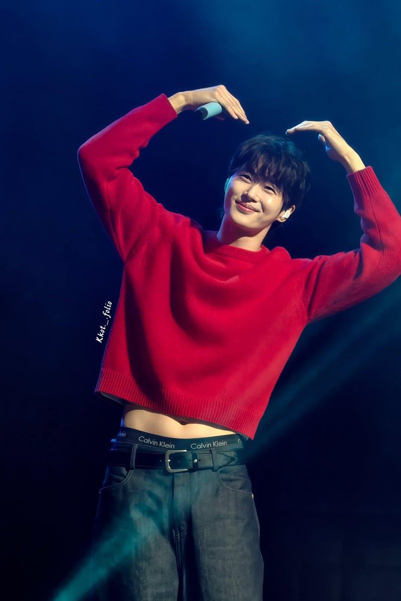 yoonss_byeon's tweet photo. 우서기가 주는 빨간 맛❤️ 
나두 사랑해❤️❤️❤️❤️ https://t.co/lFfa36zC5a