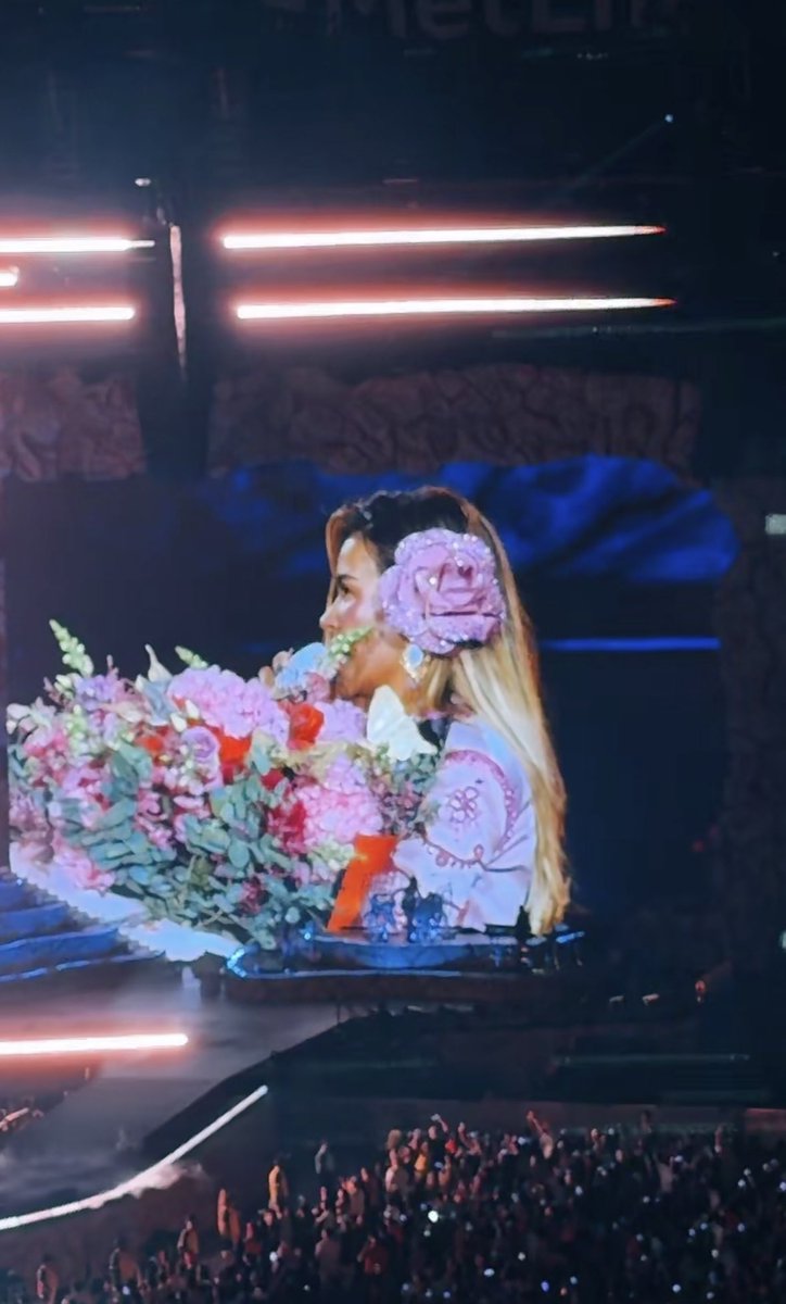 nmadstkg's tweet photo. 🥹🩵💐 https://t.co/zvMDwc5ZUk