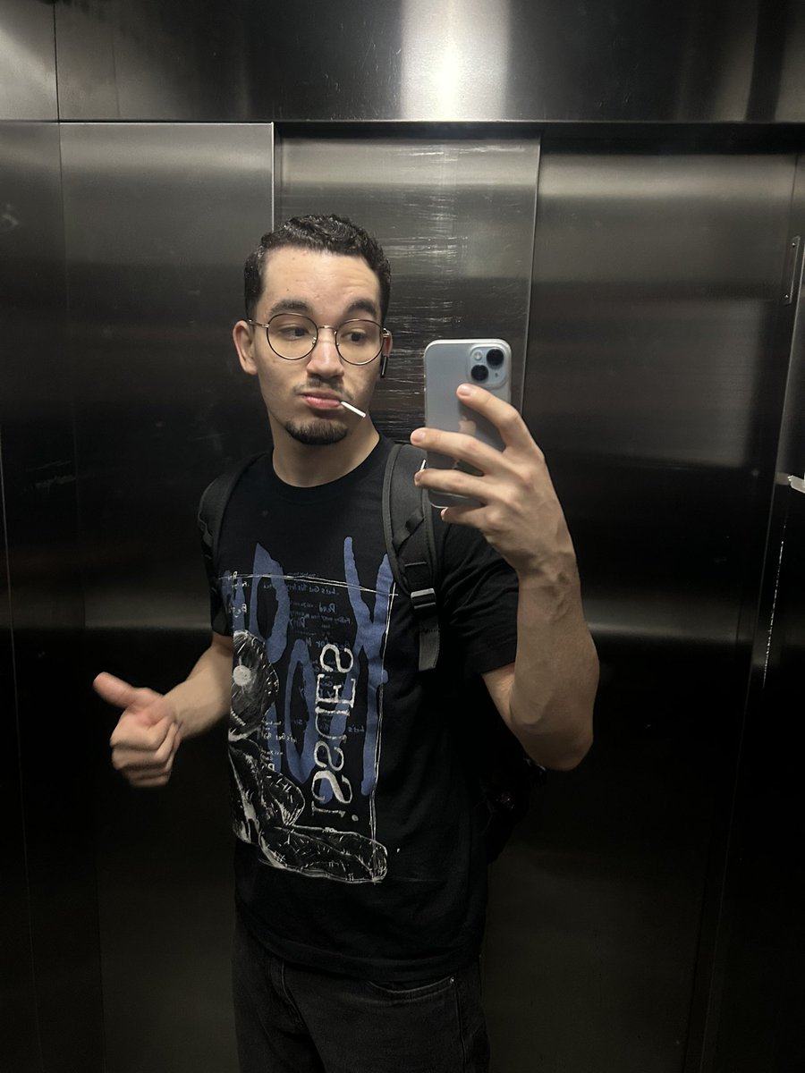pablomaticxx's tweet photo. eu / minha colinha https://t.co/mCFLqsp8JB