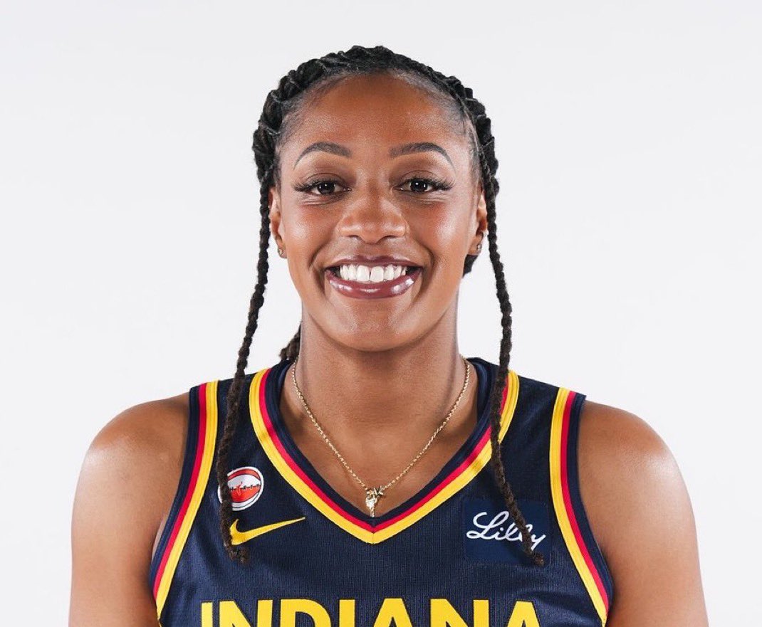 PopBase's tweet photo. Kelsey Mitchell now owns the most points scored in a single season in league history with 1,023 points. https://t.co/GbJDB7KIUB