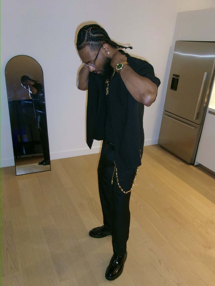 PiiClothingCeo's tweet photo. Hustlas Ambition ♟️ https://t.co/5drAGwWAQm