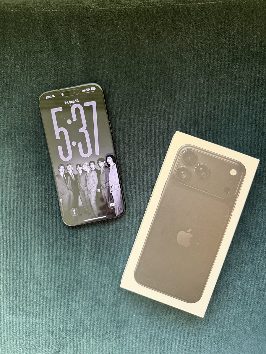 itstetrisbish's tweet photo. Opening day iPhone 18 Pro Max x BTS x Jimin x Vegas https://t.co/WdJTM2AOXz