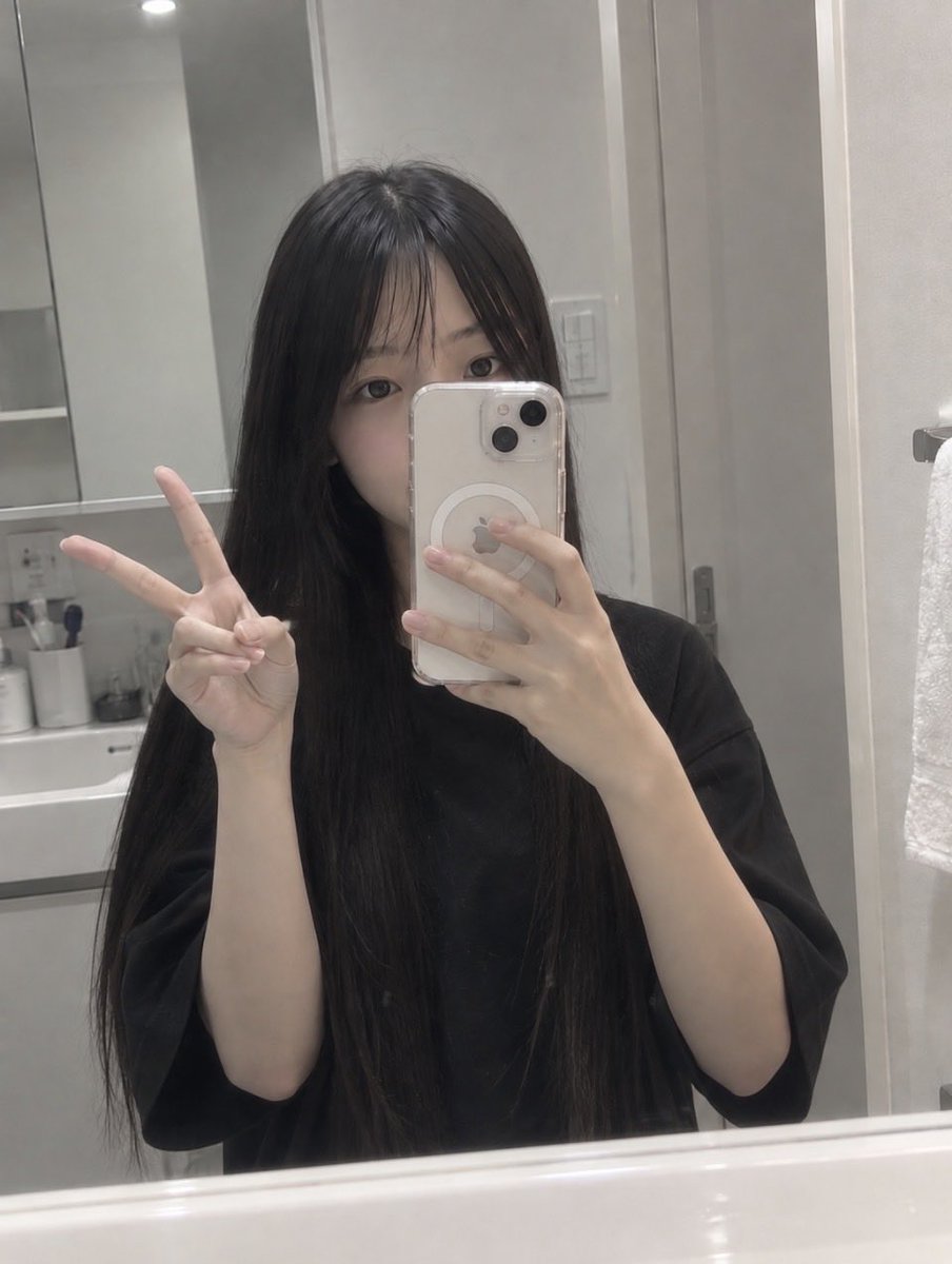 YUIKA_2276's tweet photo. 暇な時何するのがおすすめー？ https://t.co/eI02T2Ijcd