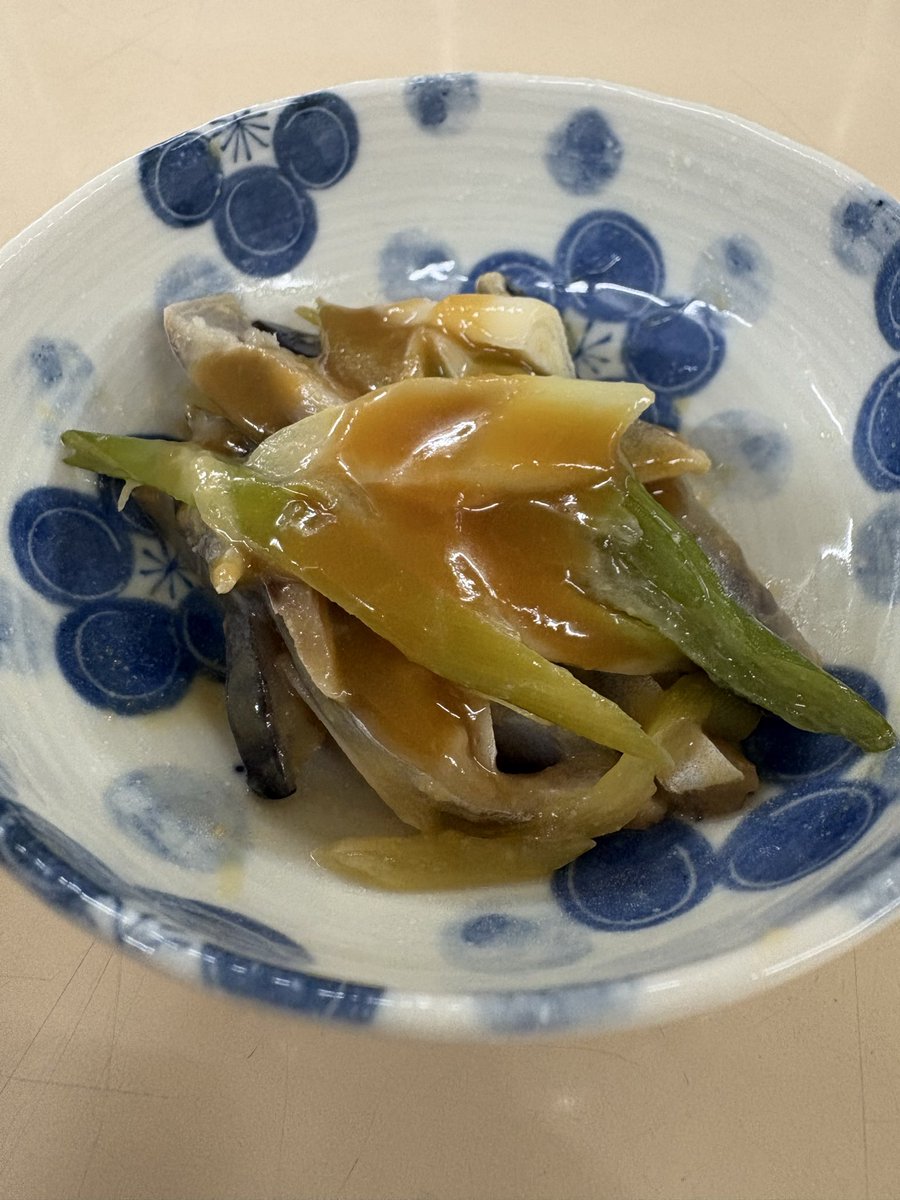 taguchiryusuke's tweet photo. 昨日は試合が組まれてませんでしたから
13時から飲み始めましたね🍶
行きたかった第三モッキリセンター

つぶ鍋はつぶ少ないけど味抜群🍲
サバヌタも👍 https://t.co/rvQu4YoG64