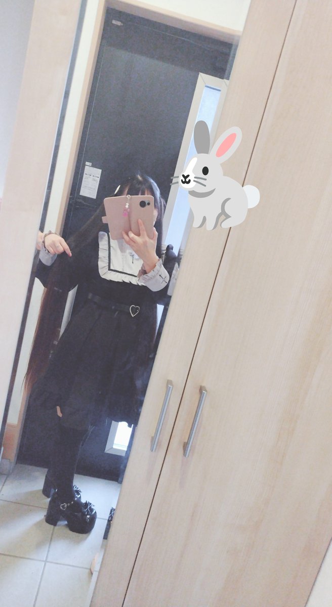 eririn_7330's tweet photo. ツインテール、鏡で自撮りするとき、毛束、掴みがち！！笑

#スーパーロングヘア
#スーパーロングツインテール https://t.co/jsDLdGvzny