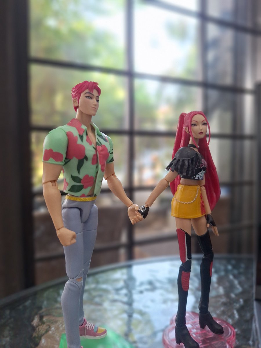 vitagrum's tweet photo. Mattel action figures serving children, toy collectors, and shippers 😶

Mira, Abby
#actionfigures
#kpopdemonhunters
#doll
#mirabby https://t.co/mwP4MlkA6o