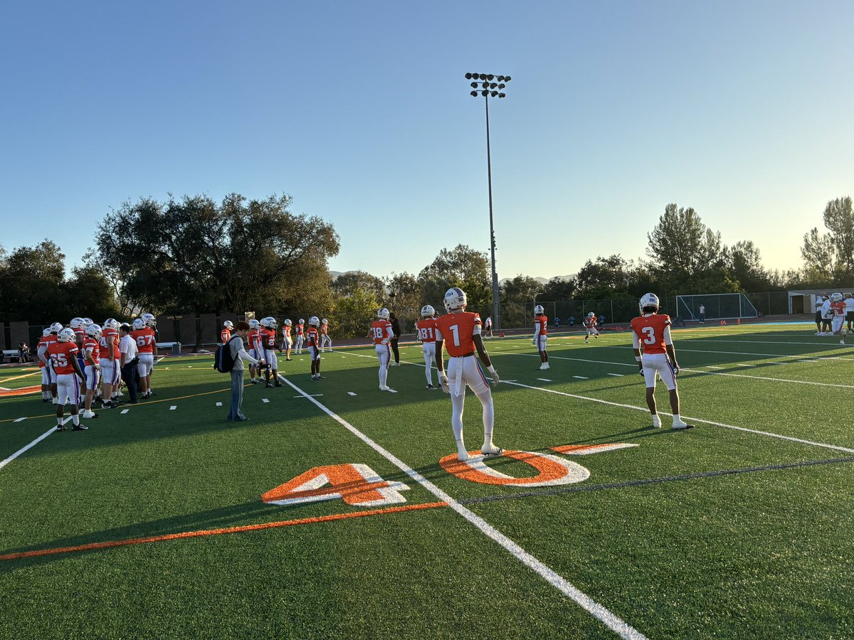 alecsimpson5's tweet photo. 📍Westlake HS (Westlake Village, Calif.) in the 805 tonight for the elite matchup between @Tiller_Football vs @_WHSFootball_! Major talent in this matchup from both teams! #TheCatapultAdvantage https://t.co/jpNsi1cCfA