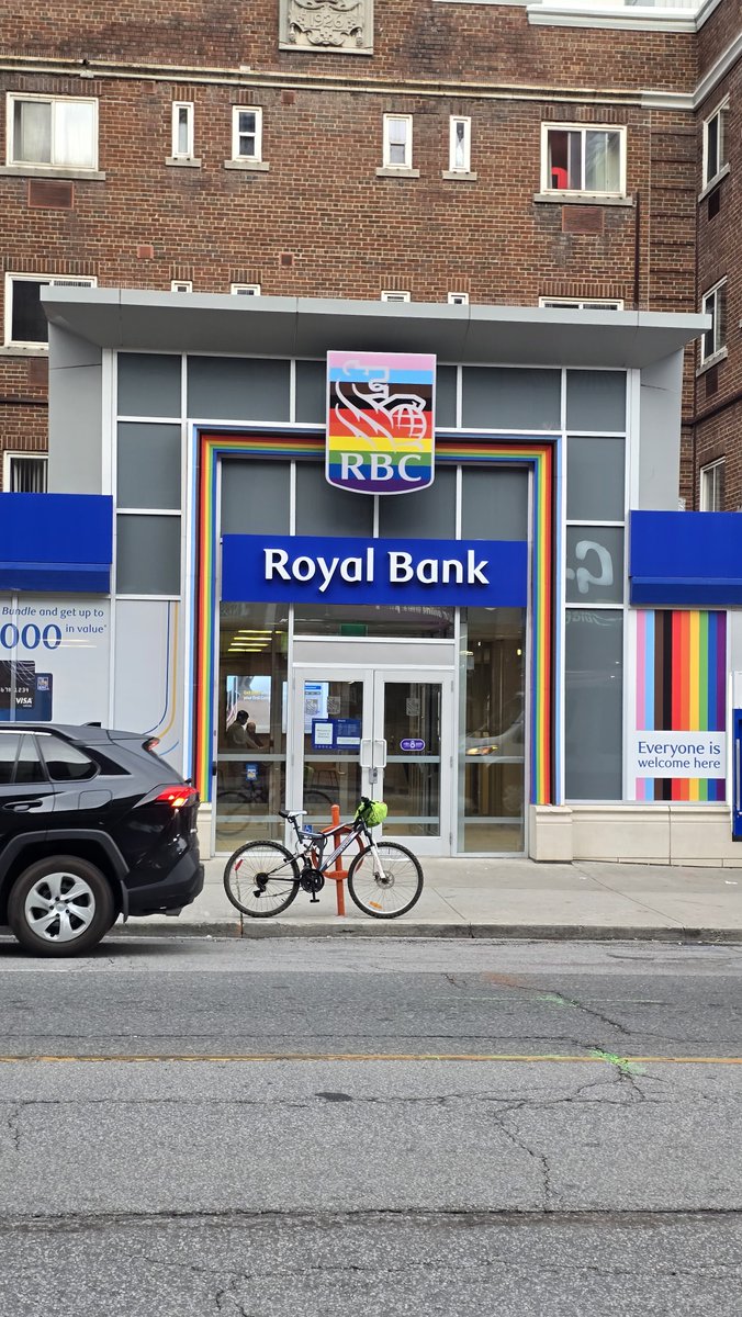 ChristianMaltez's tweet photo. O Church-Wellesley Village, frequentemente chamado de "The Village", é o histórico e vibrante bairro LGBTQ+ localizado no coração do centro de Toronto!
Aqui tudo é G@Y, inclusive a cannabis! 🤣 https://t.co/PzONWDHods