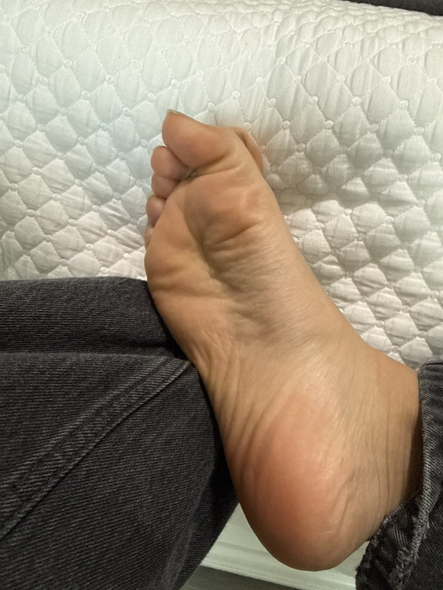 Leothecatcher's tweet photo. ex girlfriend feet #feet #trib #feetfetısh https://t.co/2Sq3QrSu9b